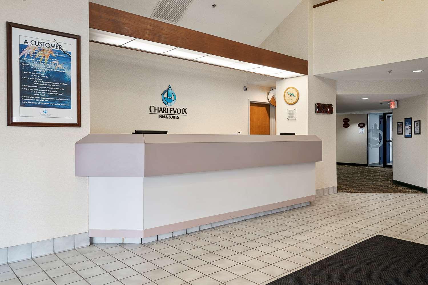 Charlevoix Inn & Suites Surestay Collection By Best Western Exterior photo